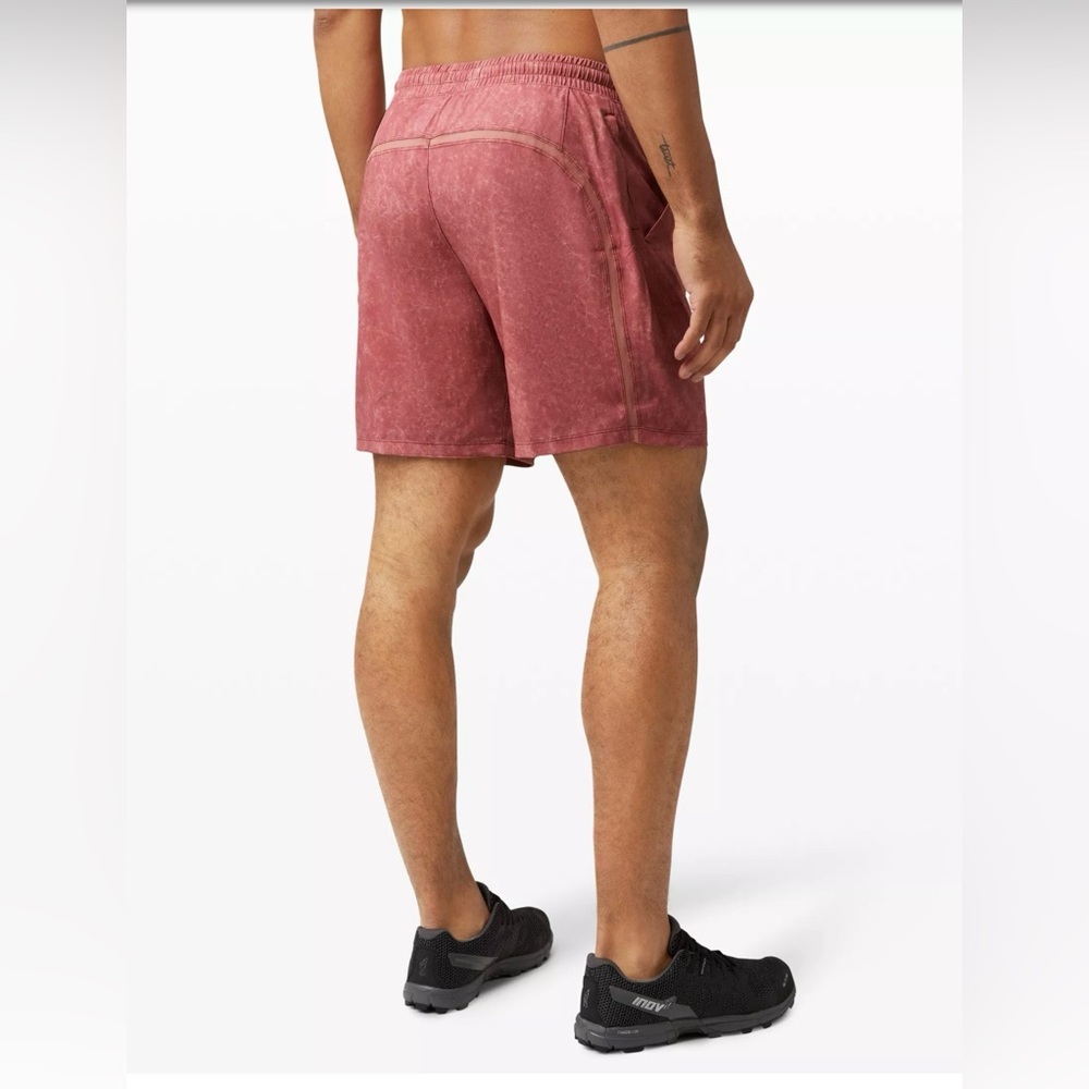 lululemon Men's Pace braker short 9” liner in gravel dust Cherry Tint Multi